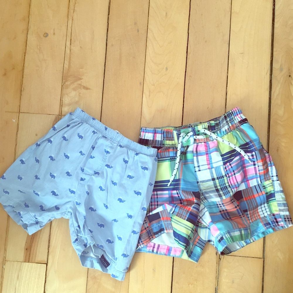 Gap swim lot with rash guard